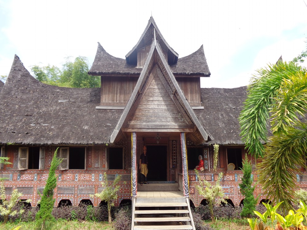 Taman Nusa: Explore Indonesia in One Day – Secret Sky